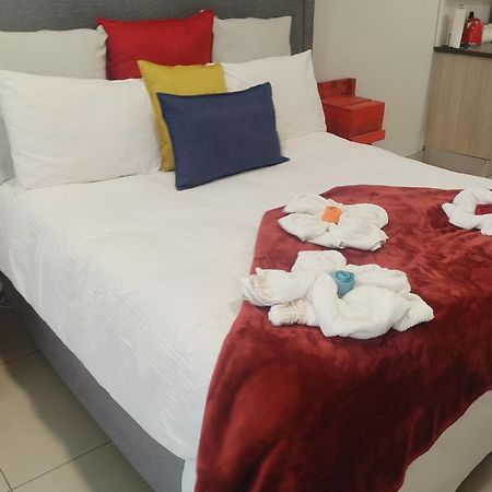 Atterbury Self Catering Studios Pretoria-Noord Extérieur photo