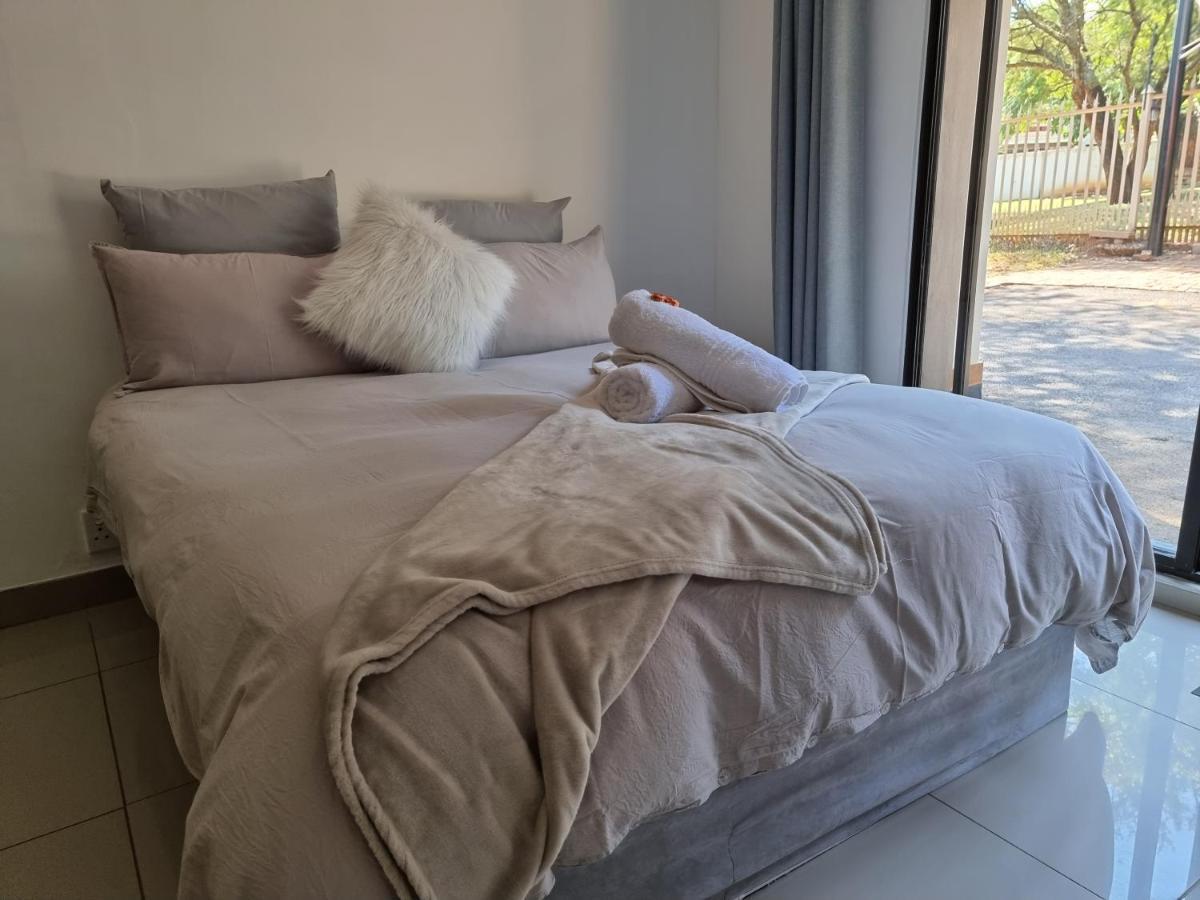 Atterbury Self Catering Studios Pretoria-Noord Extérieur photo
