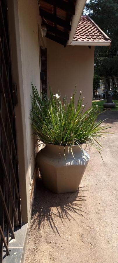 Atterbury Self Catering Studios Pretoria-Noord Extérieur photo