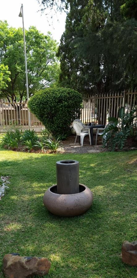 Atterbury Self Catering Studios Pretoria-Noord Extérieur photo