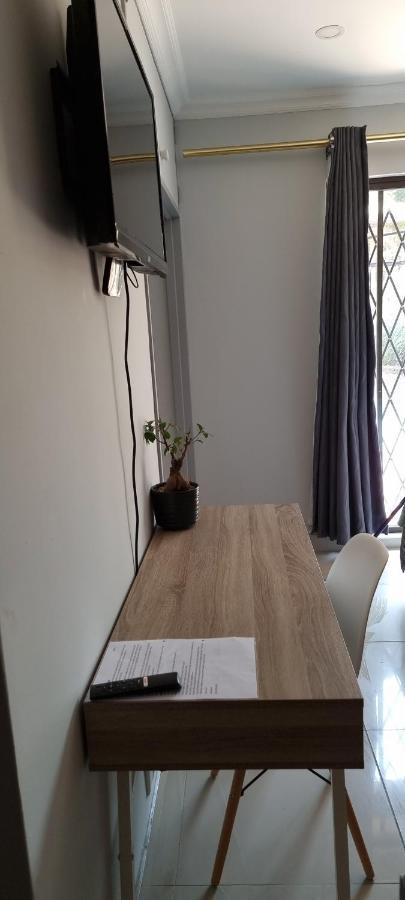 Atterbury Self Catering Studios Pretoria-Noord Extérieur photo