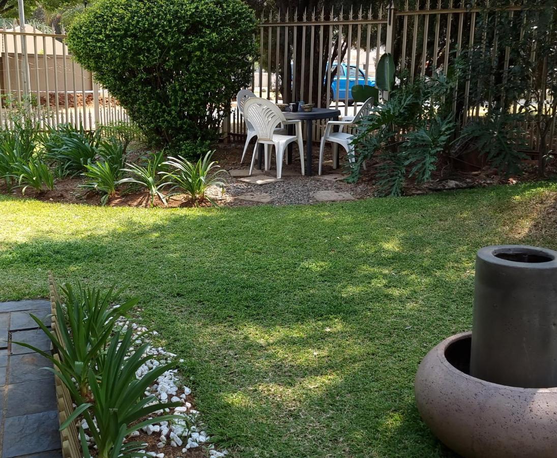 Atterbury Self Catering Studios Pretoria-Noord Extérieur photo