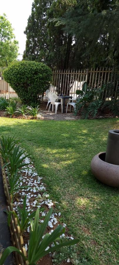 Atterbury Self Catering Studios Pretoria-Noord Extérieur photo