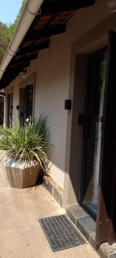 Atterbury Self Catering Studios Pretoria-Noord Extérieur photo