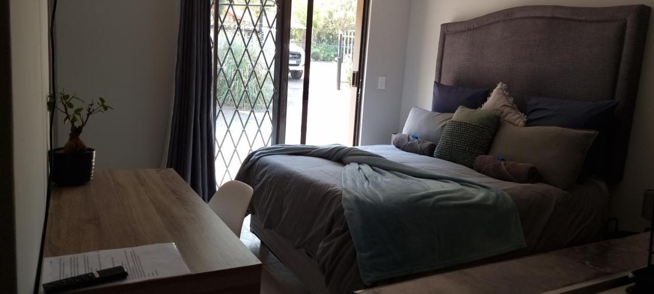 Atterbury Self Catering Studios Pretoria-Noord Extérieur photo