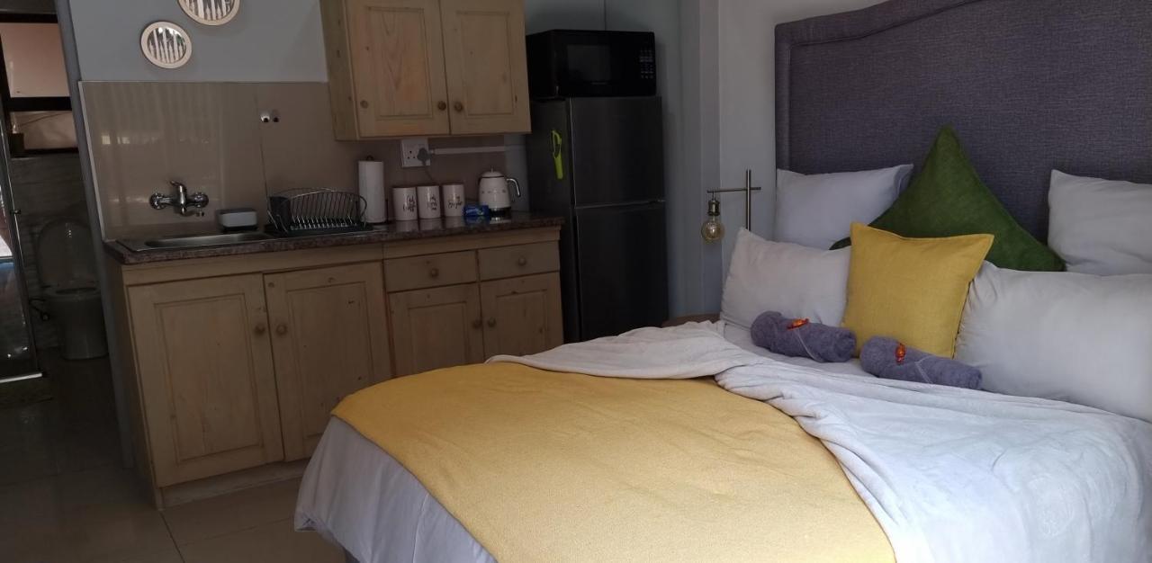 Atterbury Self Catering Studios Pretoria-Noord Extérieur photo