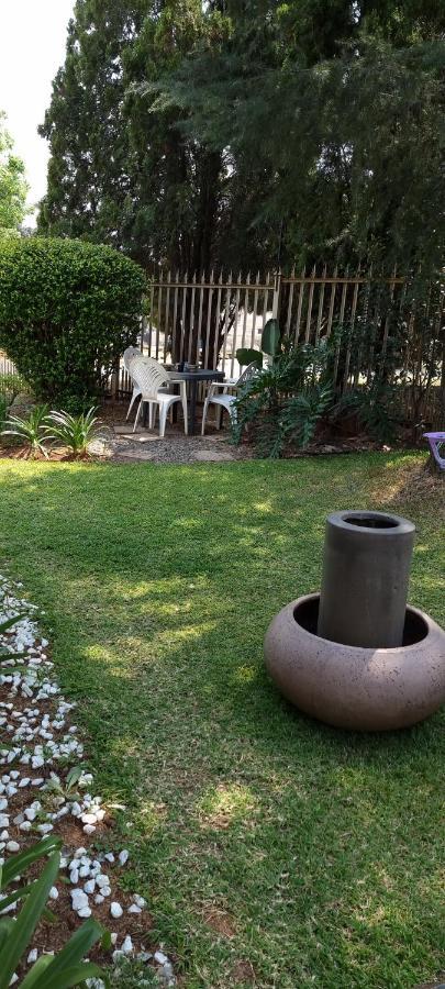 Atterbury Self Catering Studios Pretoria-Noord Extérieur photo