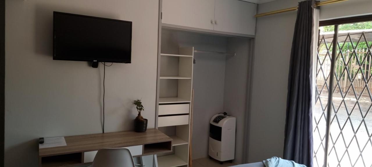 Atterbury Self Catering Studios Pretoria-Noord Extérieur photo