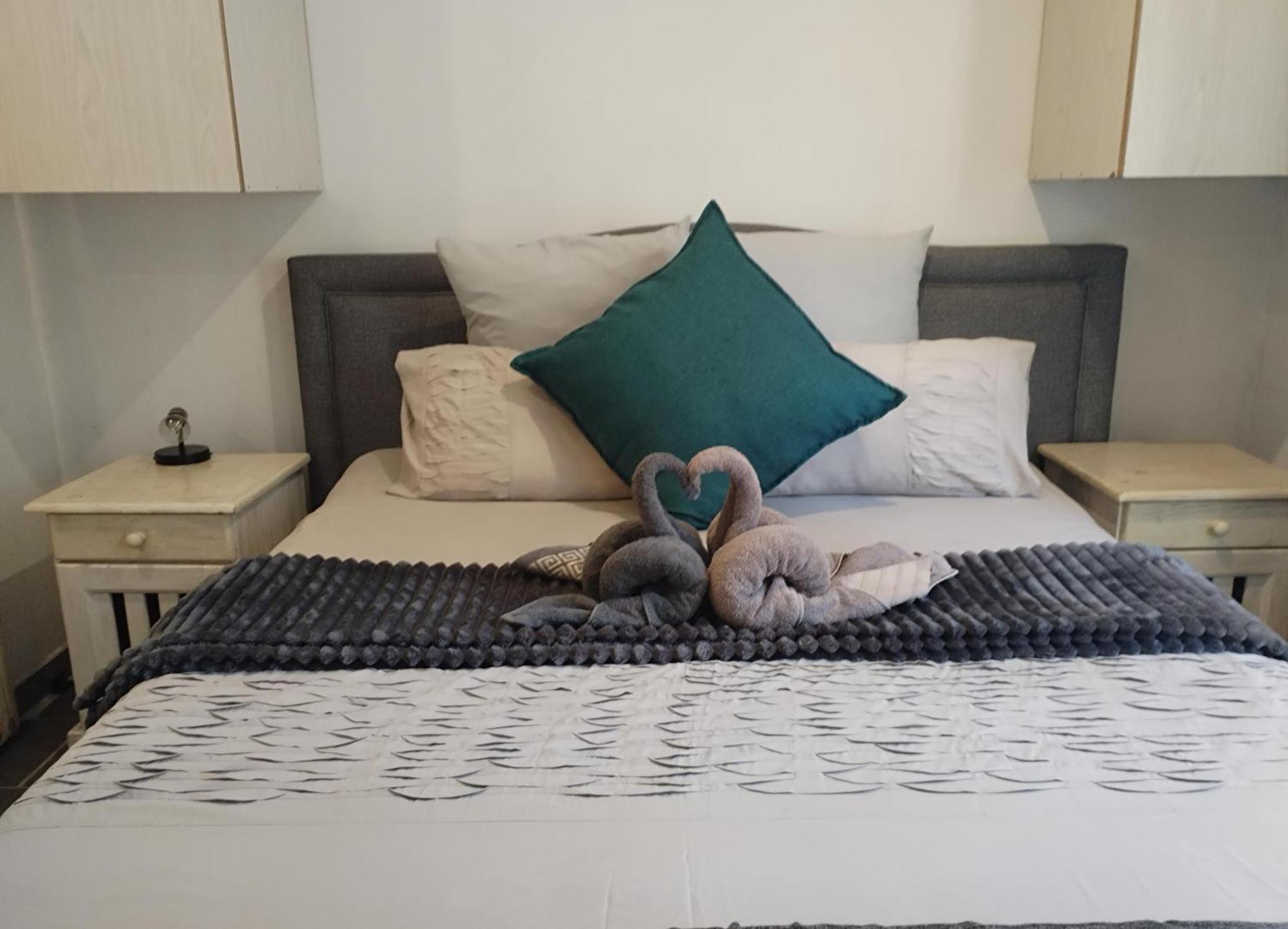 Atterbury Self Catering Studios Pretoria-Noord Extérieur photo