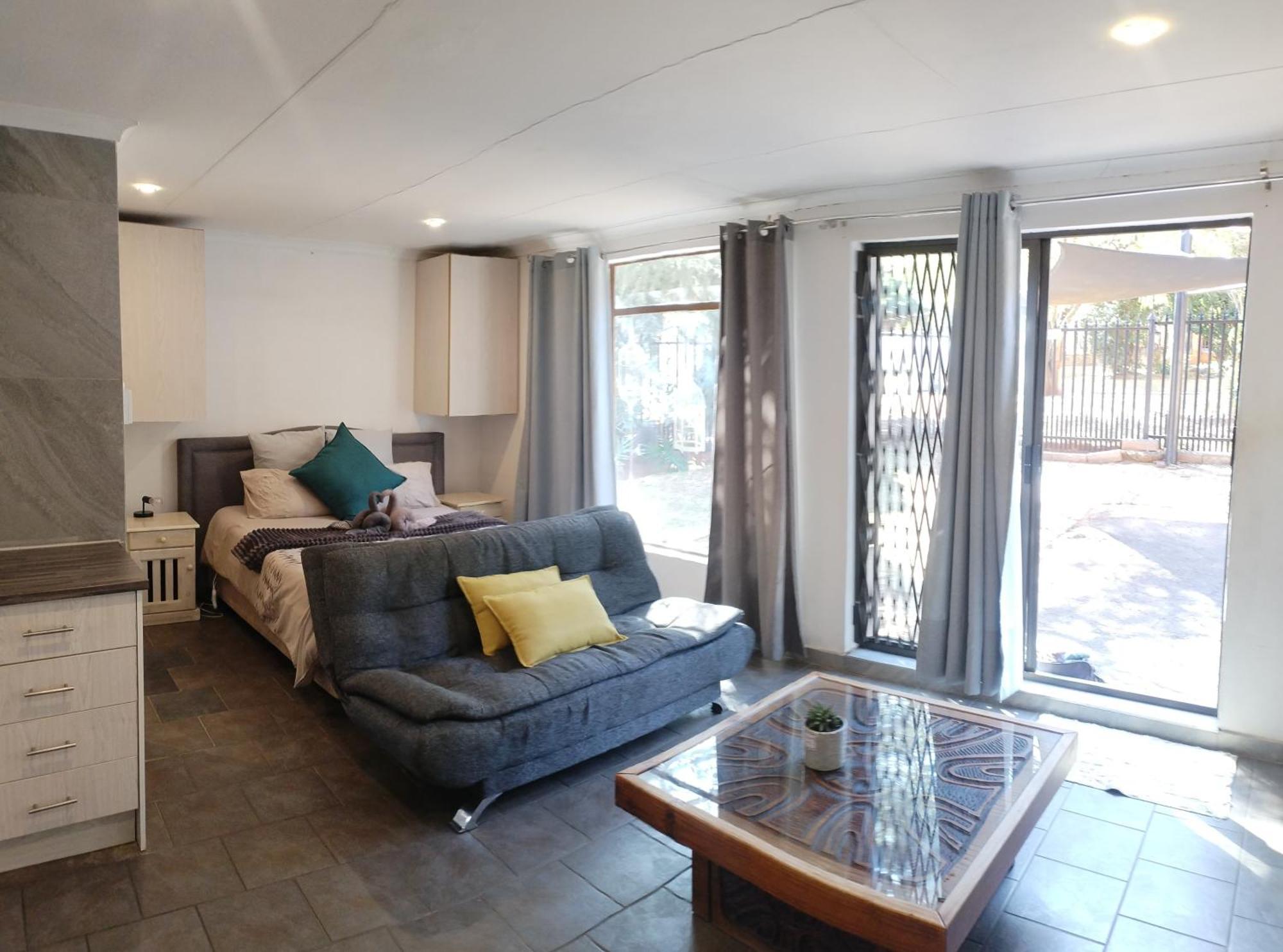 Atterbury Self Catering Studios Pretoria-Noord Extérieur photo