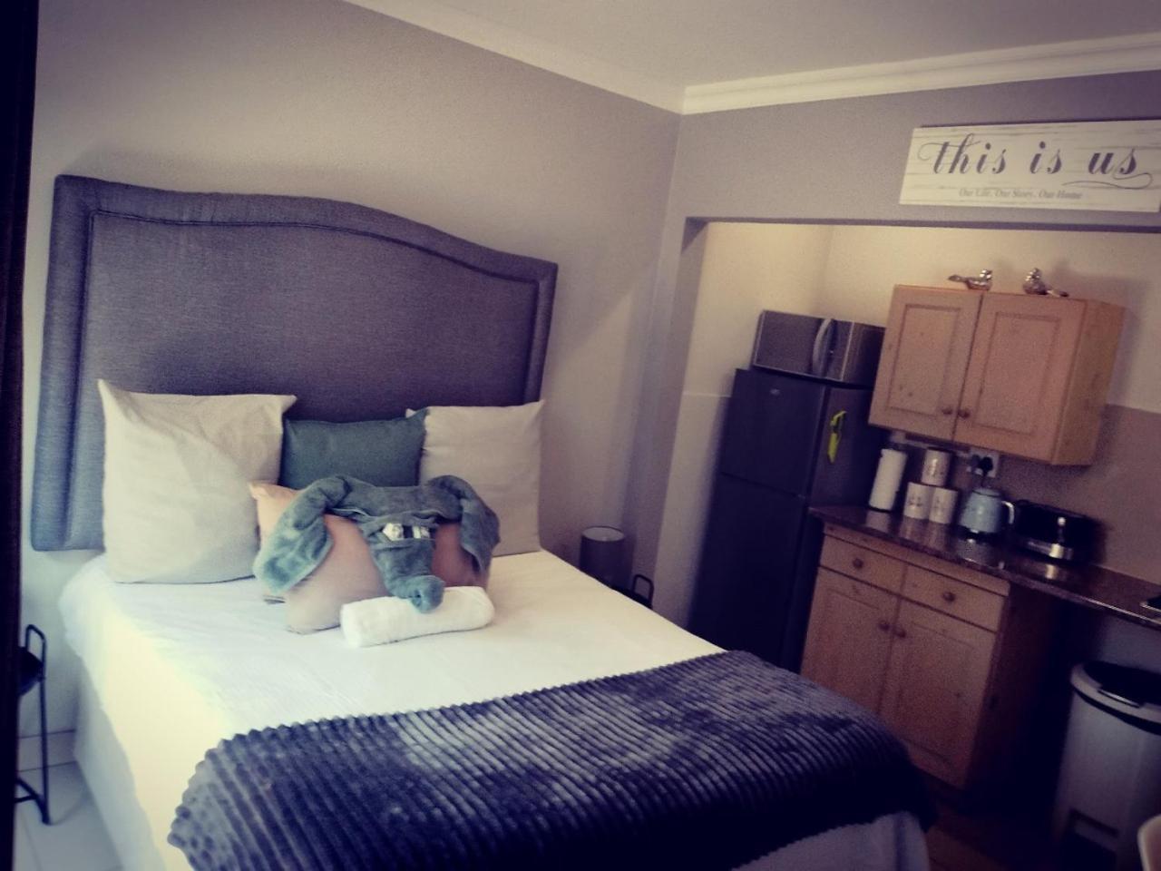 Atterbury Self Catering Studios Pretoria-Noord Extérieur photo